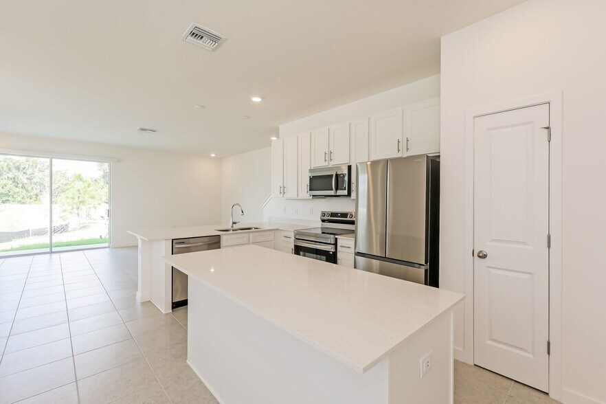 Building Photo - 1456 Tristar Dr