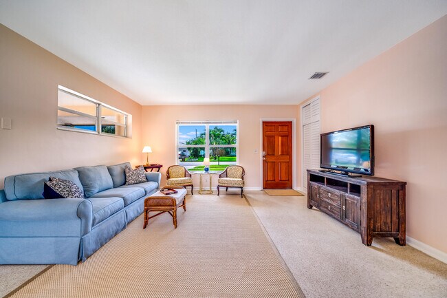Building Photo - 525 Ibis Dr