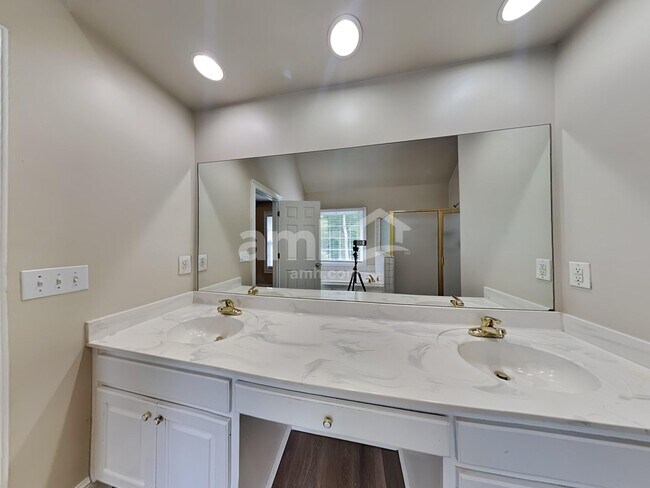 Building Photo - 2312 Herring Woods Trl