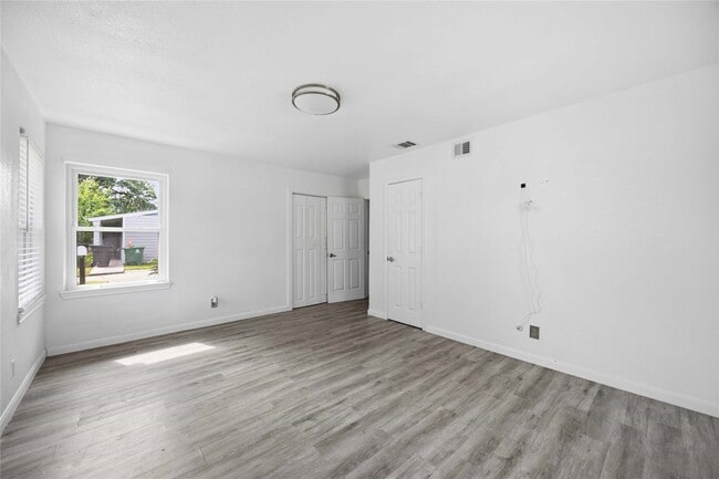 Building Photo - 5919 Van Fleet St