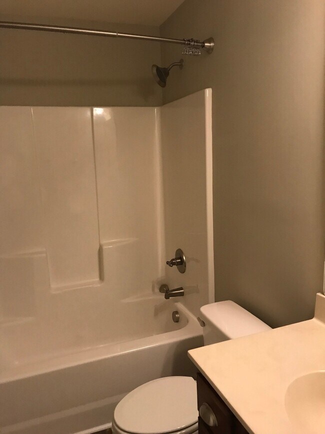 Building Photo - 655 Bald Eagle Dr