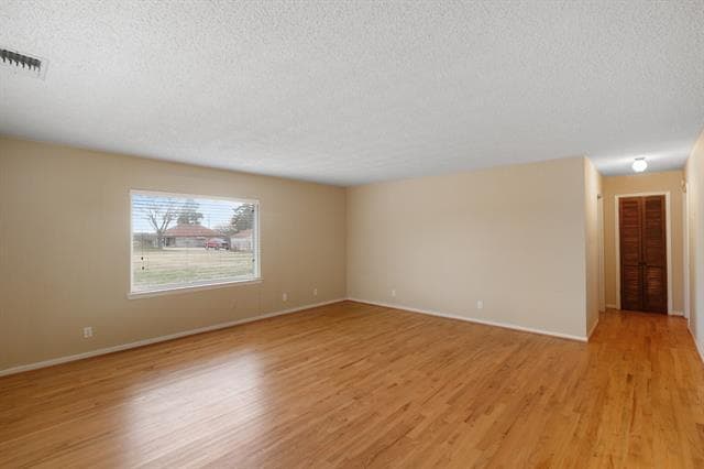 Building Photo - 2100 S Westmoreland Rd