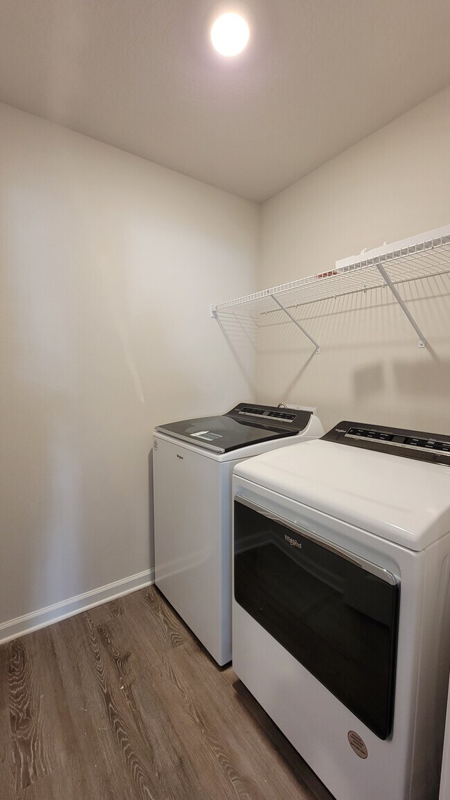 Laundryroom - 5402 Peach Dr