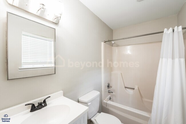 Building Photo - Charming 4-Bedroom, 2-Bath Home in Adamsville, AL – Now Available!