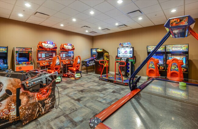 Building Photo - 8845 Rhodes St