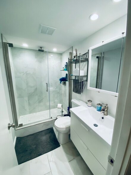 Bathroom - 1011 Main St