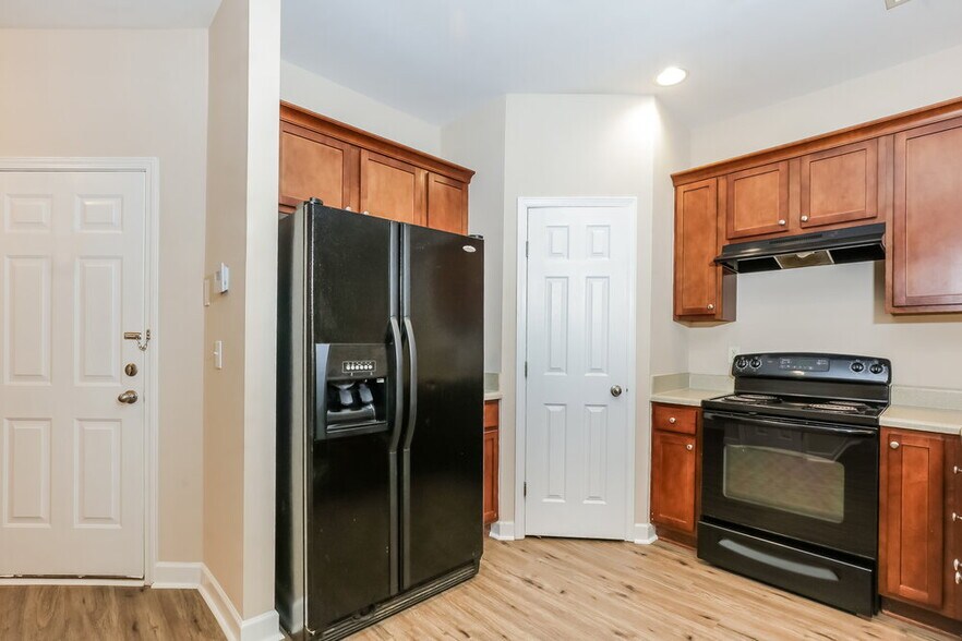 Building Photo - 2545 Spring Oaks Way