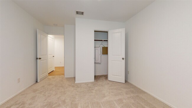 Building Photo - 27014 Breakaway Ln