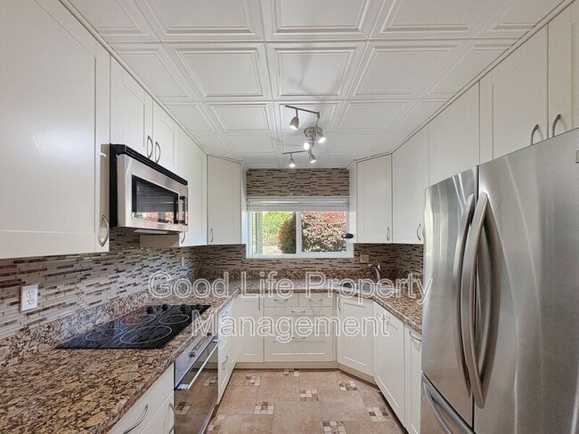 Building Photo - 1429 Esperanza Way