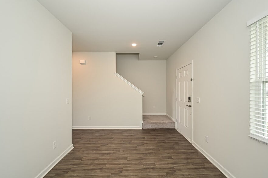 Building Photo - 545 Samuel Lee Ln