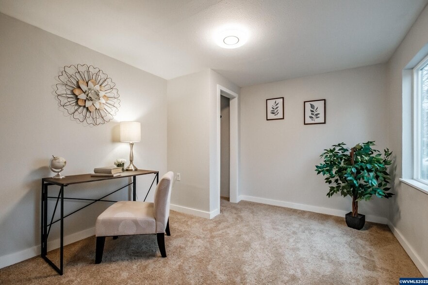 Building Photo - 440 S 6th St