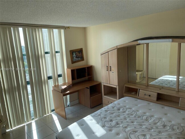 Building Photo - 2055 SW 122nd Ave