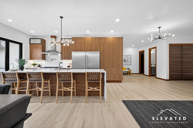 Building Photo - 5044 Linda Ln