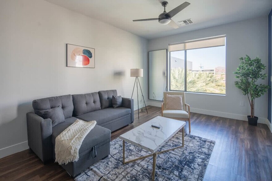 Building Photo - 701 W Rio Salado Pkwy