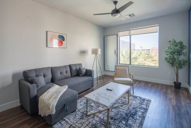Building Photo - 701 W Rio Salado Pkwy