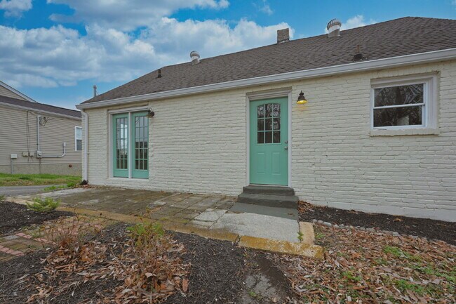 Building Photo - Renovated East Nashville Home | 3BR + Washer/Dryer + Off-Street Parking