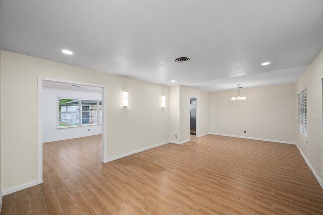 Building Photo - 3835 Tartan Ln
