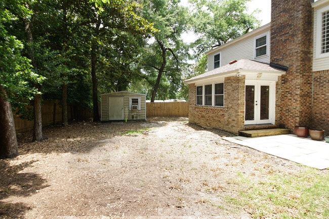 Building Photo - 574 L'Ombre Cir NE