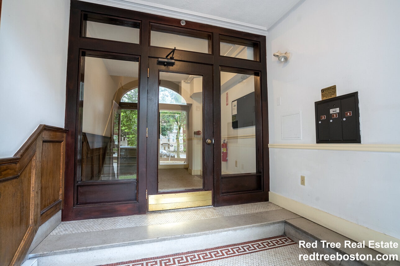 Building Photo - 1404 Beacon St