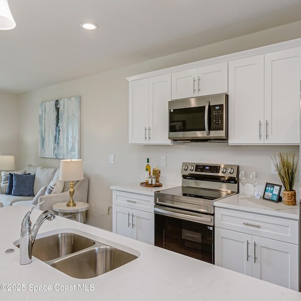 Building Photo - 167 Hidden Woods Pl