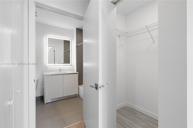 Building Photo - 1809 Jackson St