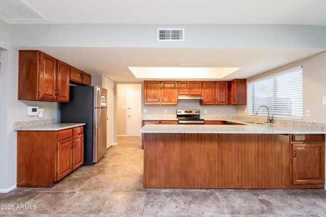 Building Photo - 10213 N 51st Dr