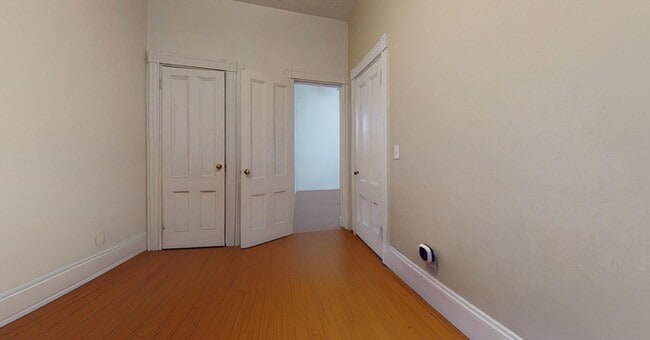 Building Photo - 10-14 Union Pk