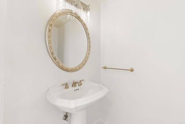 Building Photo - 219 Via Osuna