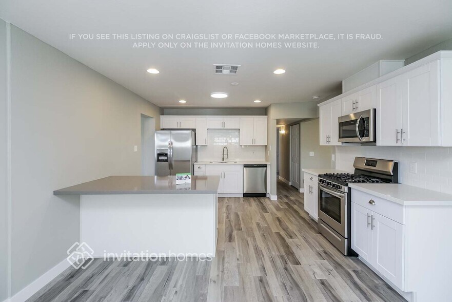 Building Photo - 7846 E Willetta St