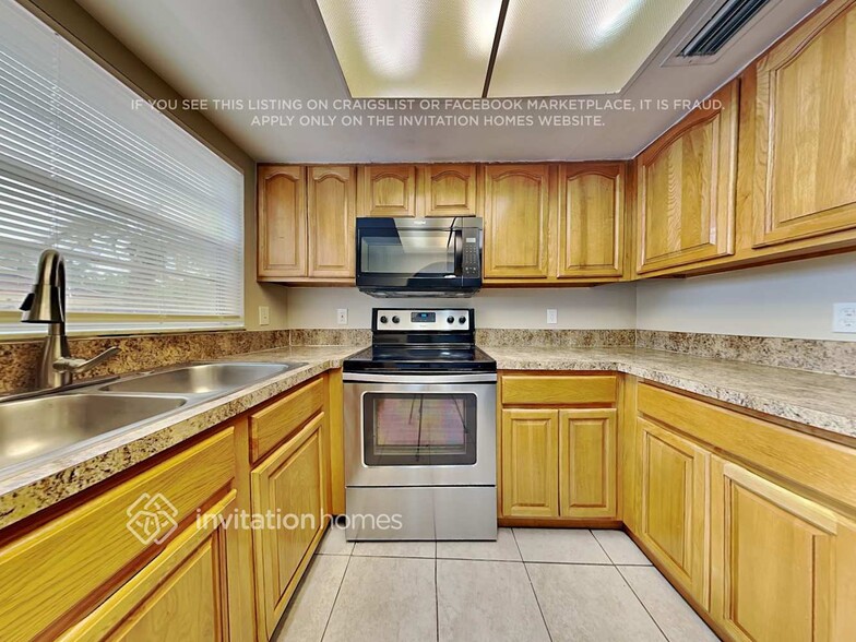 Building Photo - 614 Highview Cir S