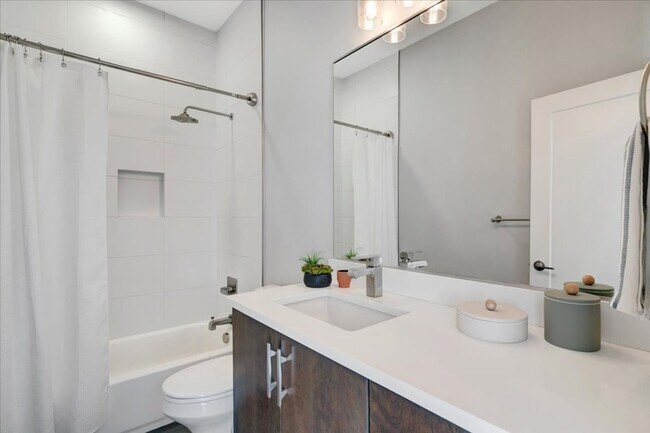 Building Photo - $500 off first month's rent! Spacious, light-filled 4-bdrm/3.5-bath home w/ roof deck