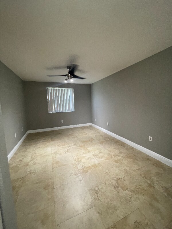 Building Photo - 2871 N Oakland Forest Dr