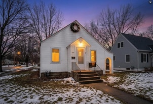 Building Photo - 1201 3rd Ave SW