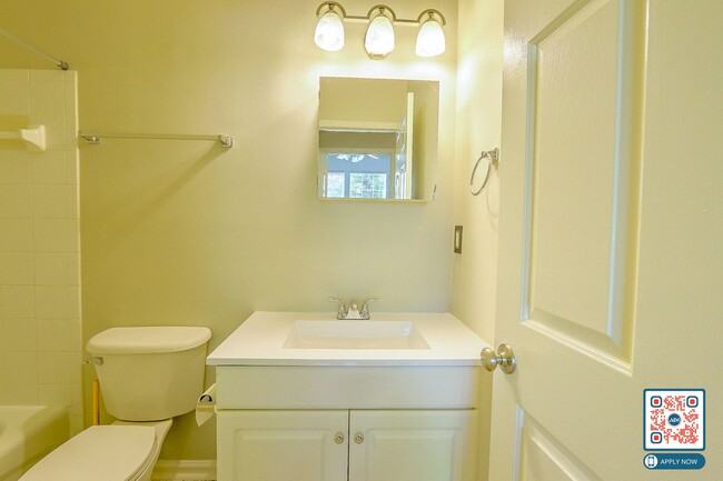 Building Photo - MOVE IN THIS YEAR - FREE MONTH'S RENT IN 1st 90 DAYS!