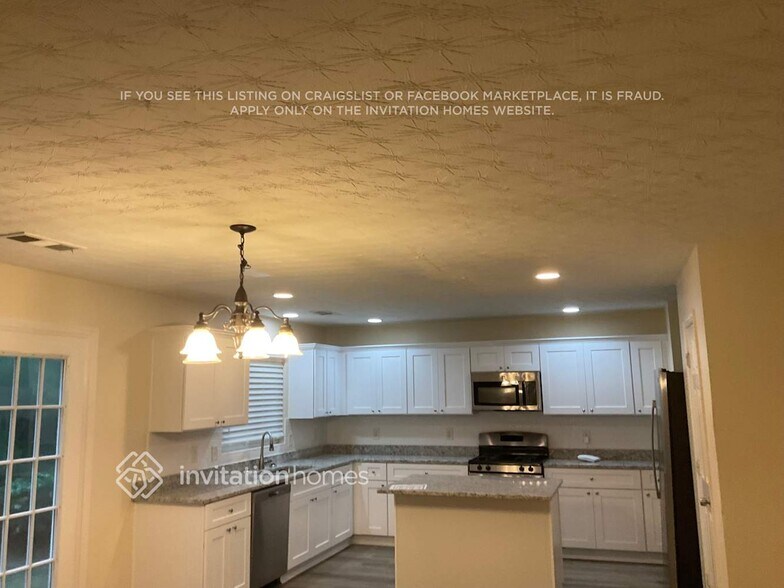 Building Photo - 414 Waterbury Way