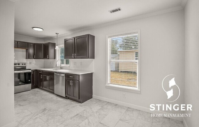 Building Photo - 2908 Second Street-