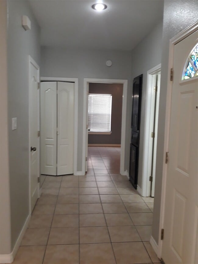 Building Photo - 9804 Cantera Ct