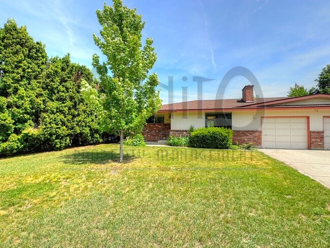Building Photo - Spokane Valley Duplex