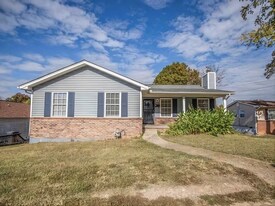 Building Photo - 2909 Selma Ave