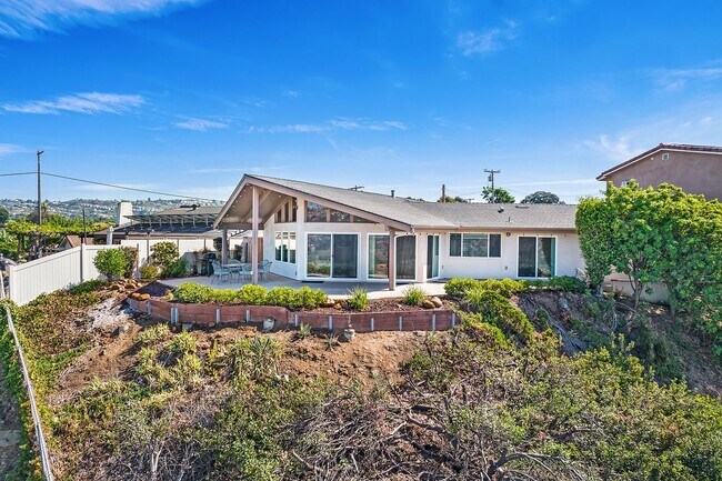 Building Photo - Luxury View Home On Canyon Rim