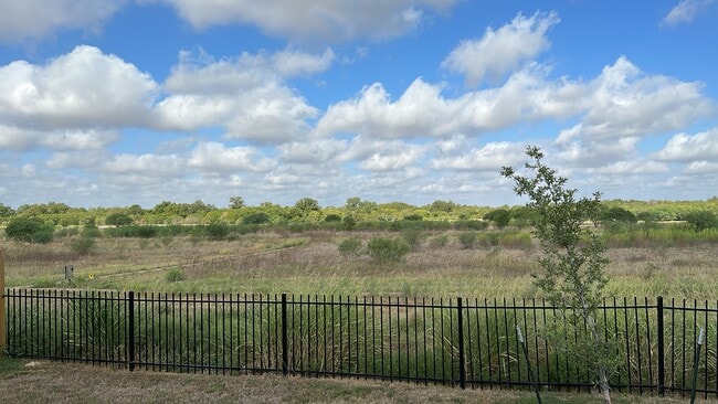 Building Photo - 425 Middle Green Loop