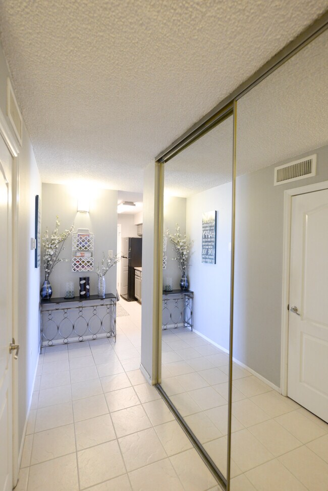 Entrance to unit with a huge closets - 1020 15th St