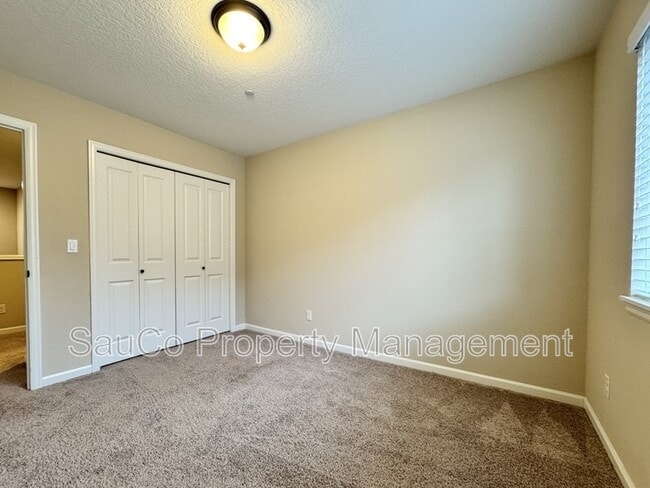 Building Photo - 11877 NW Cedar Ct