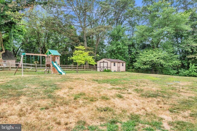 Building Photo - 644 Jasontown Rd