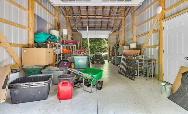 Building Photo - 7093 S Section Line Rd