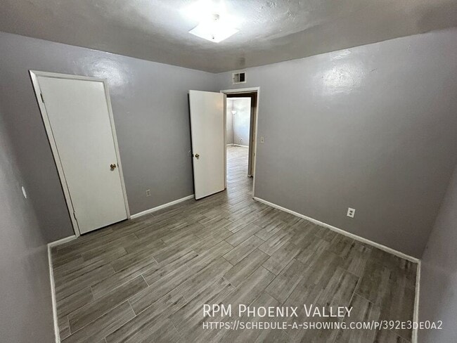 Building Photo - 4837 E Willetta St