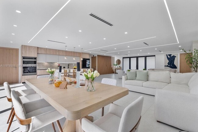 Building Photo - 4000 N Circle Dr