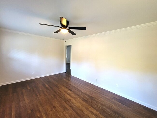 Building Photo - Brick Ranch in Yorkmount Area near Tyvola