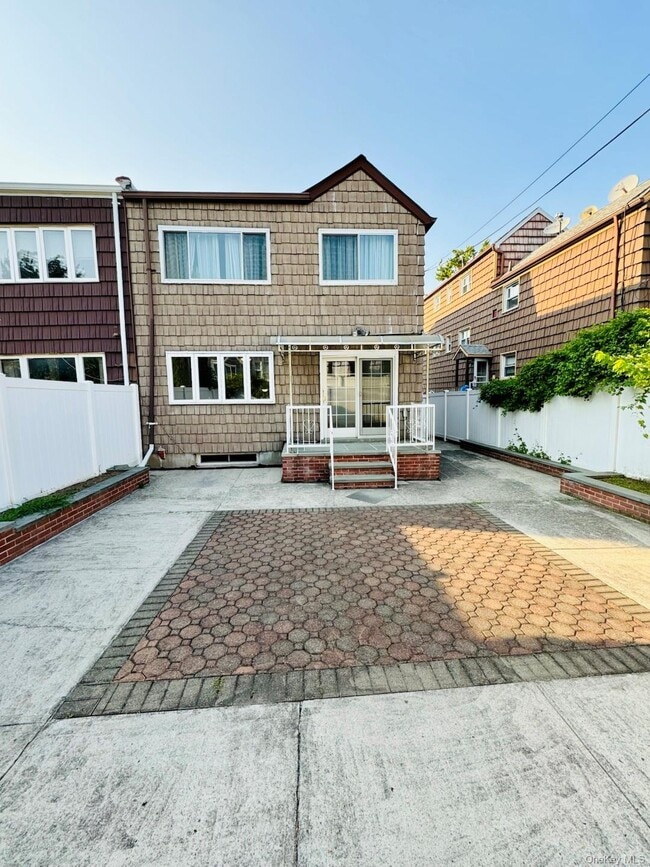 Building Photo - 225-22 59th Ave