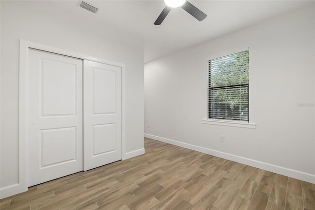 Building Photo - 118 Ruby Ave N